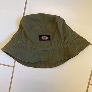 bucket hat